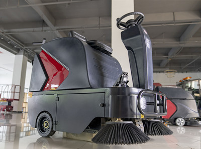 駕駛式掃地機 駕駛式掃地機
